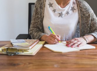 Skuteczne strategie i narzędzia dla doskonalenia umiejętności akademickiego pisania