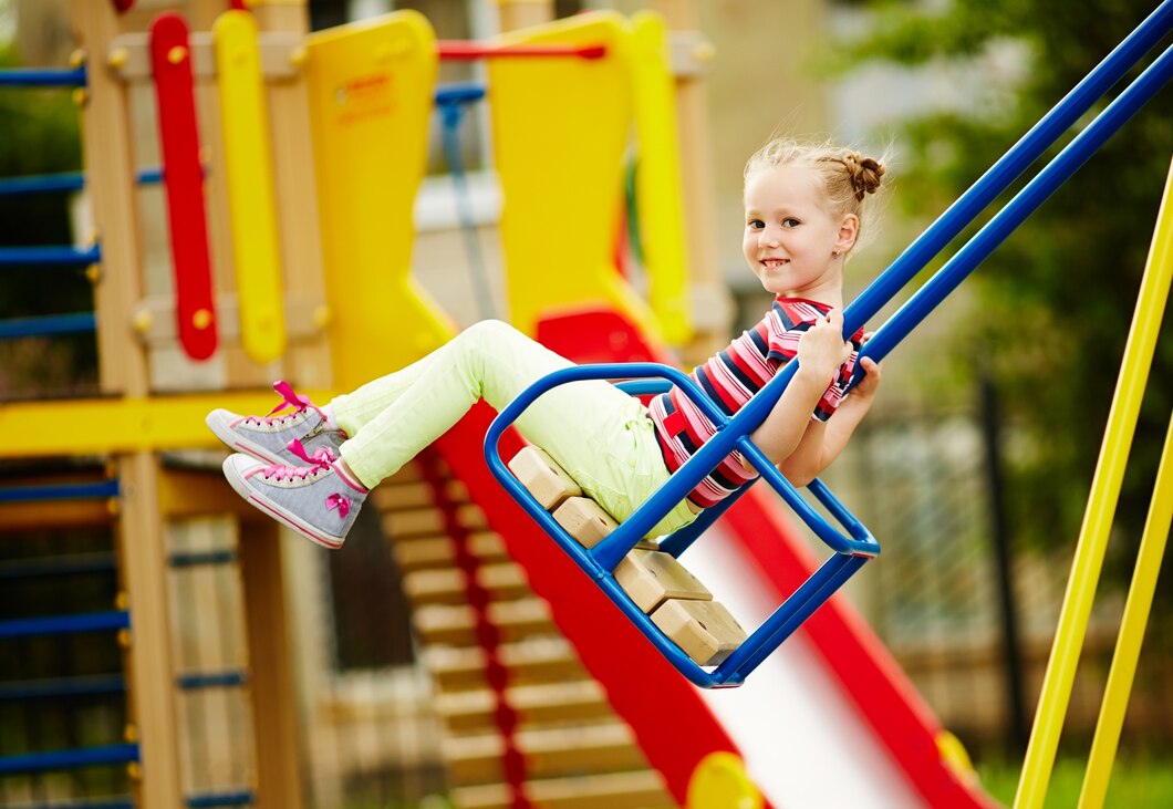 Bezpieczne i certyfikowane wyposażenie placów zabaw dla przedszkoli: dlaczego warto zwrócić uwagę na atesty?