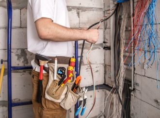 Jak prawidłowo dobrać systemy prowadzenia kabli do twojego domu?