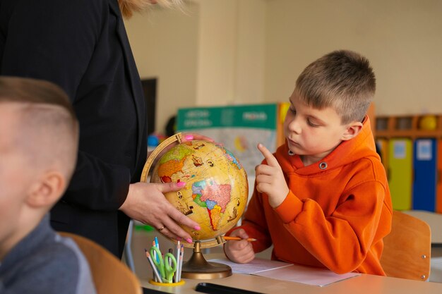 Wpływ pełnej imersji językowej na rozwój umiejętności dzieci w przedszkolu